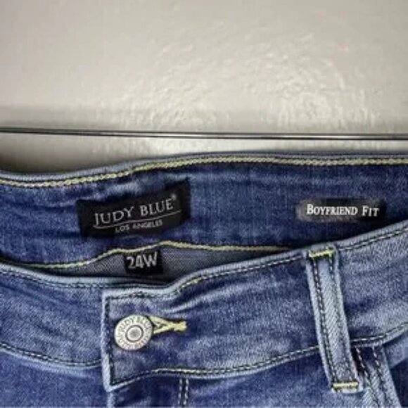 Judy Blue Women’s Plus Blue Boyfriend Fit Denim Stretch Jeans Size 24 W - Picture 3 of 6